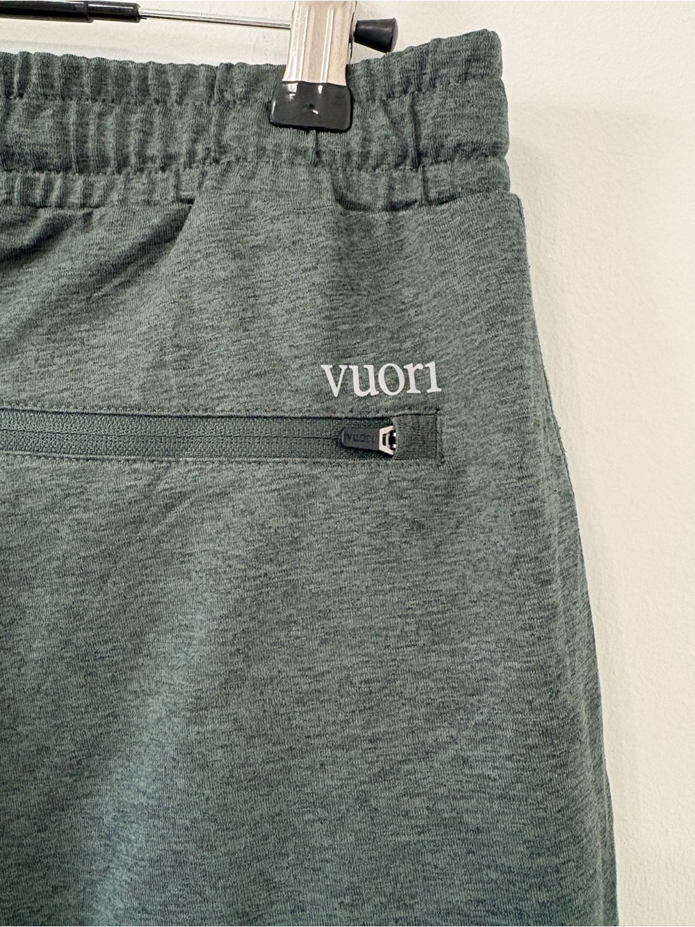 Vuori Sunday Performance Jogger Sz Small Heather Agate Green EUC - Picture 9 of 9